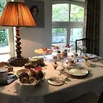 B&B Rose Court